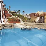 Wonderful 2 Bedroom Location