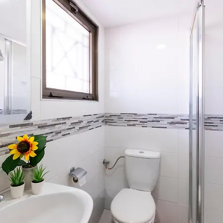 Wonderful 2 Bedroom Location